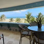 condominio con salida directa al mar
